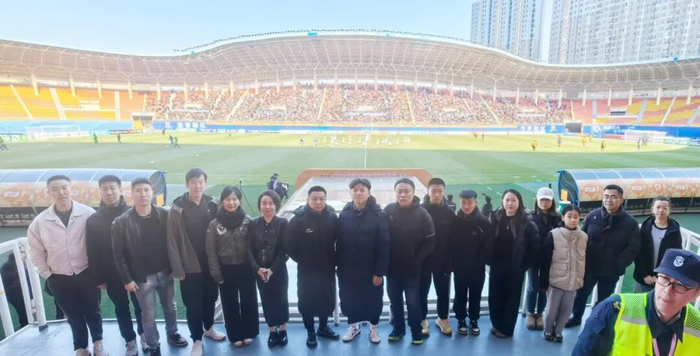 【连商·绿茵行】大连民营企业家集体观赛中甲 共筑足球城新未来|大连足球|足球队|中甲联赛|精神_新浪体育_新浪新闻